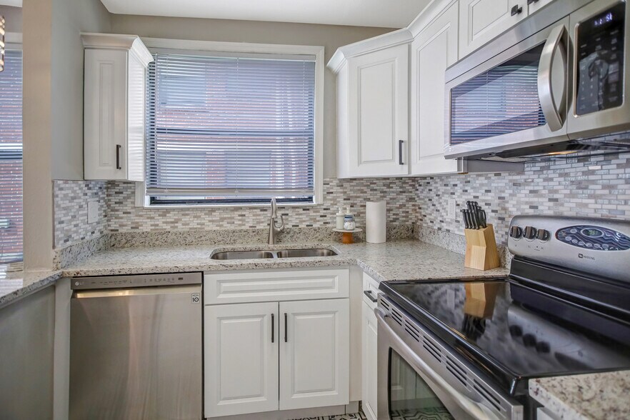 More Photos Of , Jacksonville Multifamily For Sale