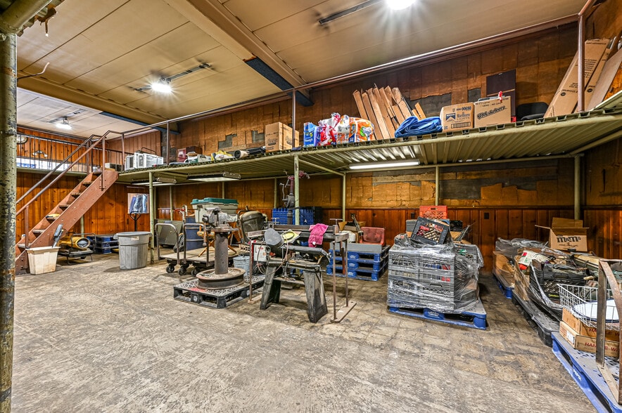 More Photos Of 242 Merchant St, Ambridge Warehouse For Sale