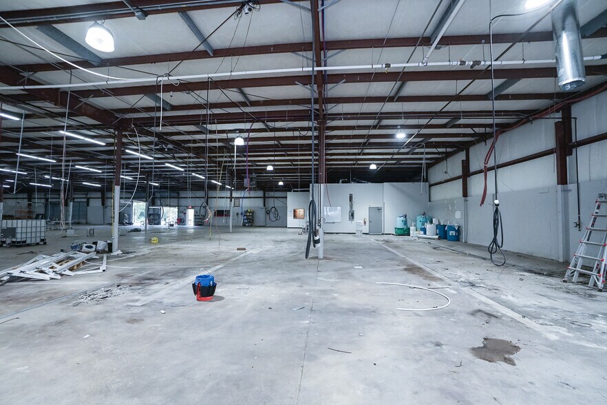 More Photos Of 360 Commerce Blvd, Bogart Distribution For Lease