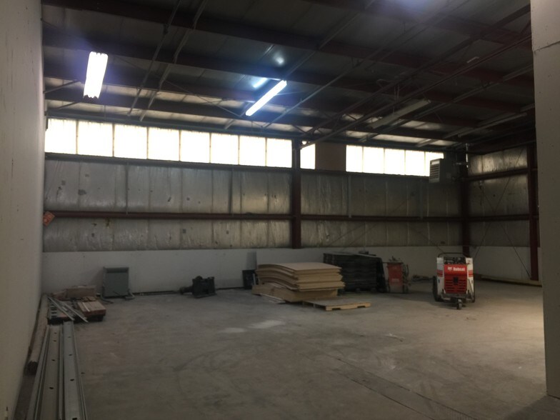 More Photos Of 785 20th St, Newport Warehouse For Lease