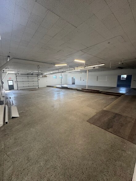 More Photos Of 320 N Main St, Goshen Manufacturing For Lease