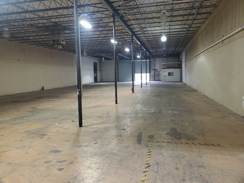 More Photos Of 6001 Powerline Rd, Fort Lauderdale Showroom For Lease