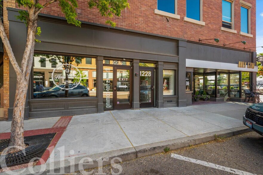 More Photos Of 1226 1st St S, Nampa Storefront Retail Office For Sale