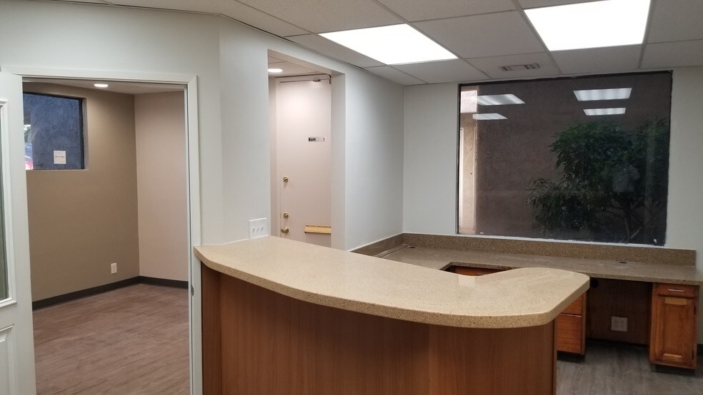 More Photos Of 6024 Fallbrook Ave, Woodland Hills Medical For Lease