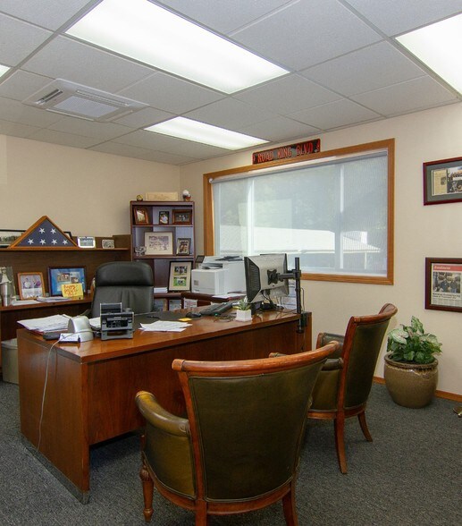 More Photos Of 10123 SE Brittany Ct, Clackamas Warehouse For Sale