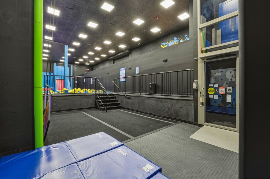 More Photos Of 1199 Silas Deane Hwy, Wethersfield General Retail For Lease