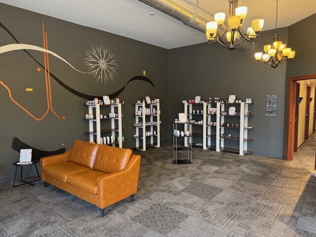 More Photos Of 401 N Keller Dr, Effingham Storefront Retail Office For Lease