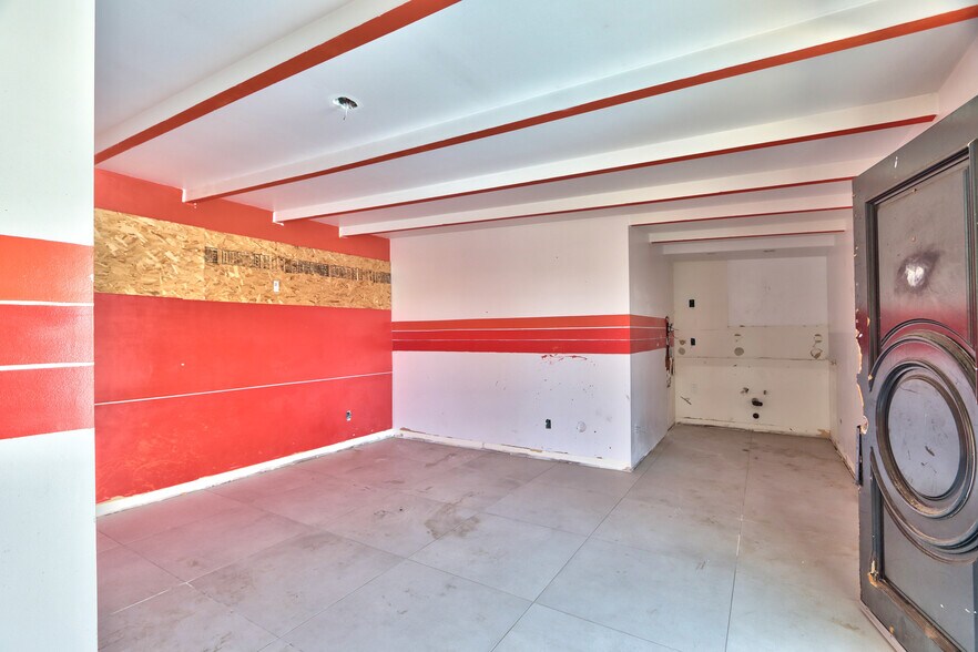 More Photos Of 2249 N Palm Canyon Dr, Palm Springs Hospitality For Sale