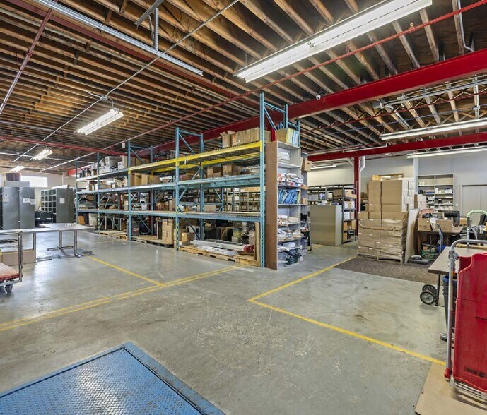 More Photos Of 21 Kern Rd, Toronto Showroom For Sale