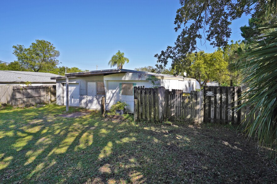 More Photos Of 426 S Plumosa St, Merritt Island General Retail For Sale