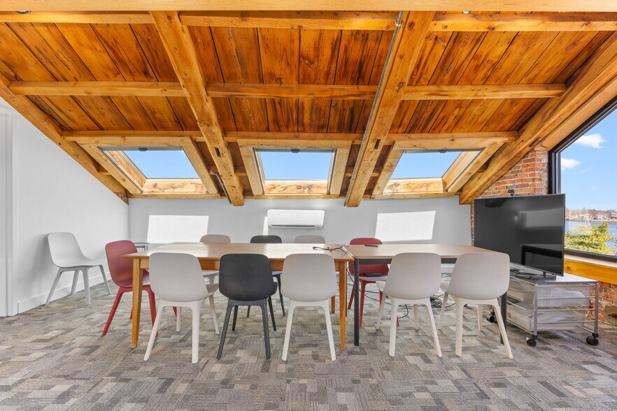More Photos Of 40R Merrimac St, Newburyport Office For Lease