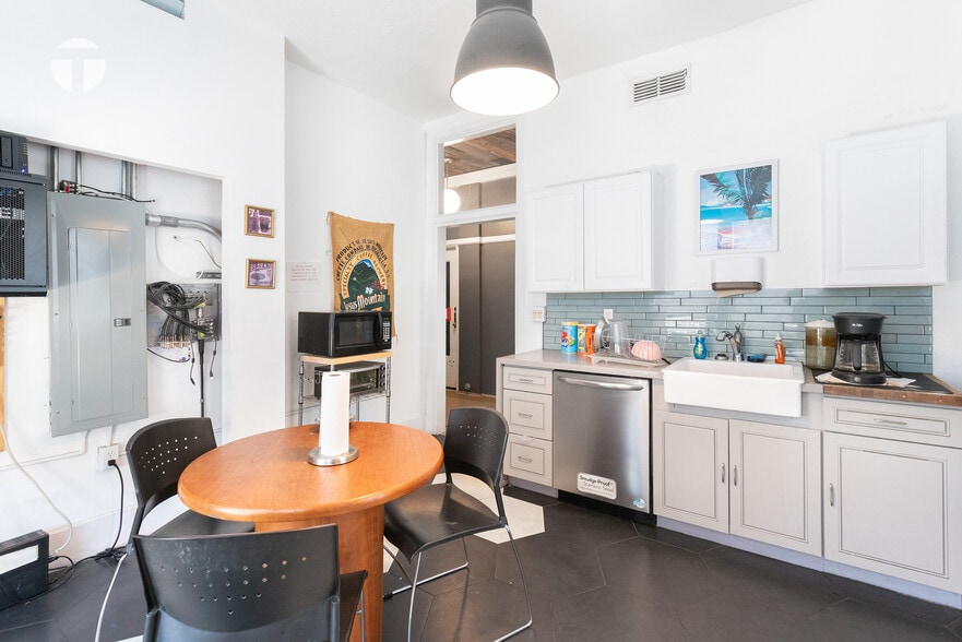 More Photos Of 110 N San Joaquin St, Stockton Office For Sale