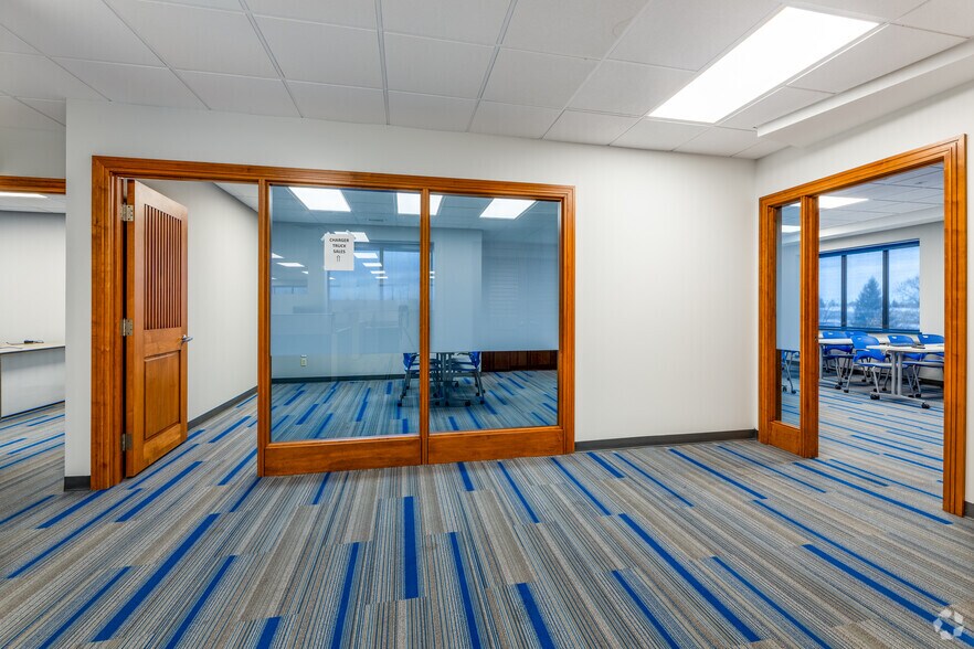 More Photos Of 170 Werlich Dr, Cambridge Service For Lease