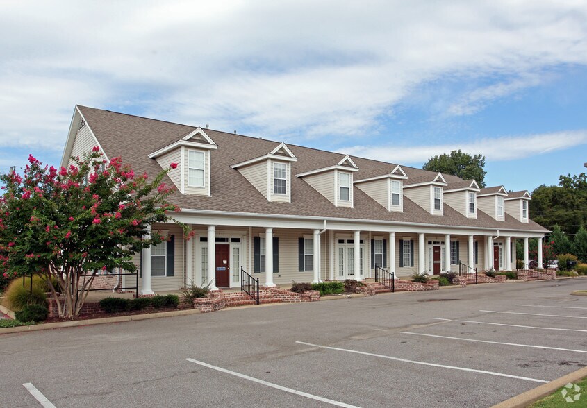 Primary Photo Of 2705 Appling Rd, Memphis Medical For Sale