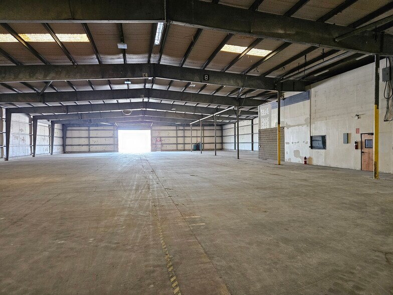 More Photos Of 13700-13812 US Highway 90 W, San Antonio Warehouse For Lease