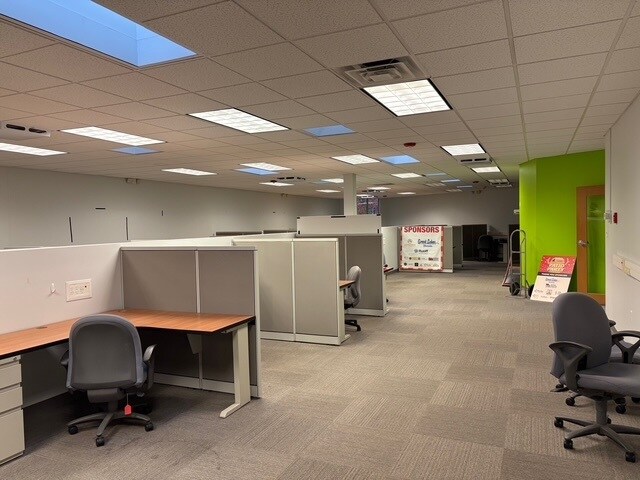 More Photos Of 111 Stow Ave, Cuyahoga Falls Office For Sale