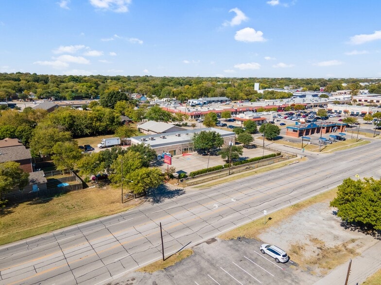 More Photos Of 617 N Mcdonald St, McKinney Freestanding For Sale