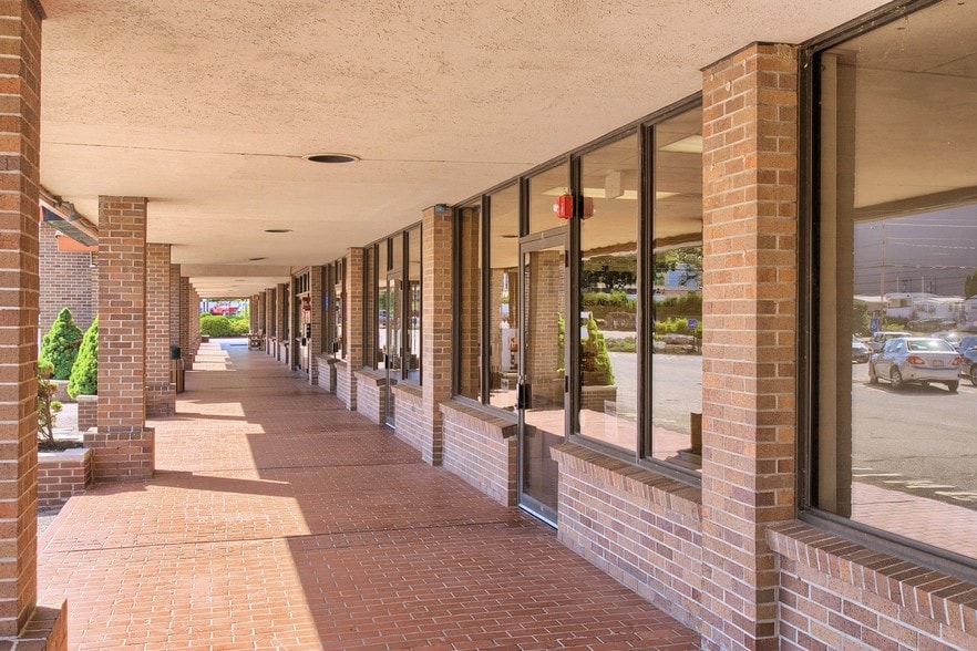 More Photos Of 435 Newbury St, Danvers Storefront For Lease