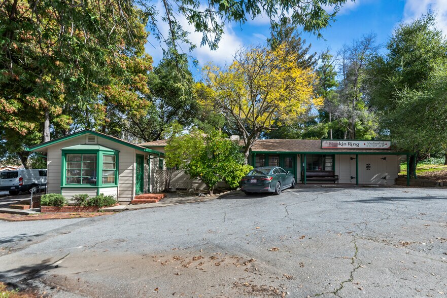 Primary Photo Of 14496 Oak Pl, Saratoga Restaurant For Sale