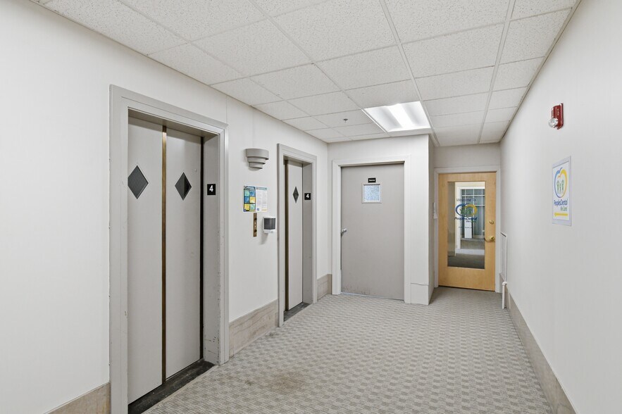 More Photos Of 289-307 Bridge St, Springfield Medical For Sale