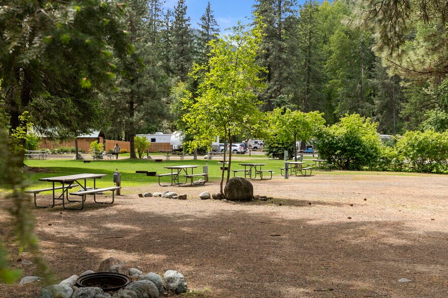 More Photos Of 3300 US Highway 97, Peshastin Specialty For Sale