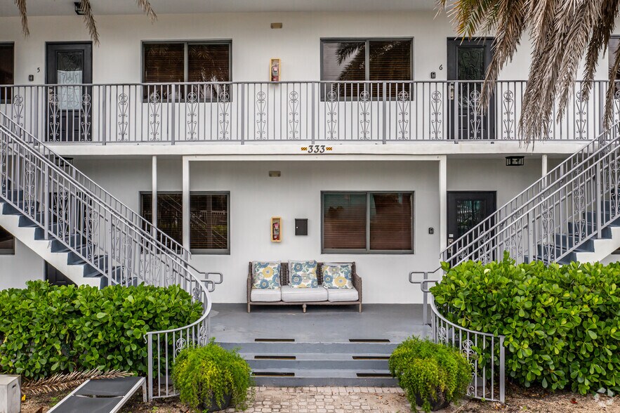 More Photos Of 333 Walnut St, Hollywood Hotel For Sale