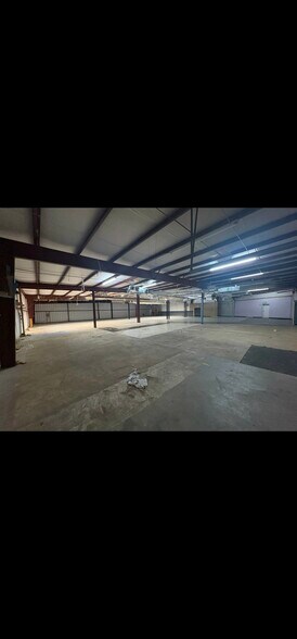 More Photos Of 142 Grace Dr, Easley Light Distribution For Lease