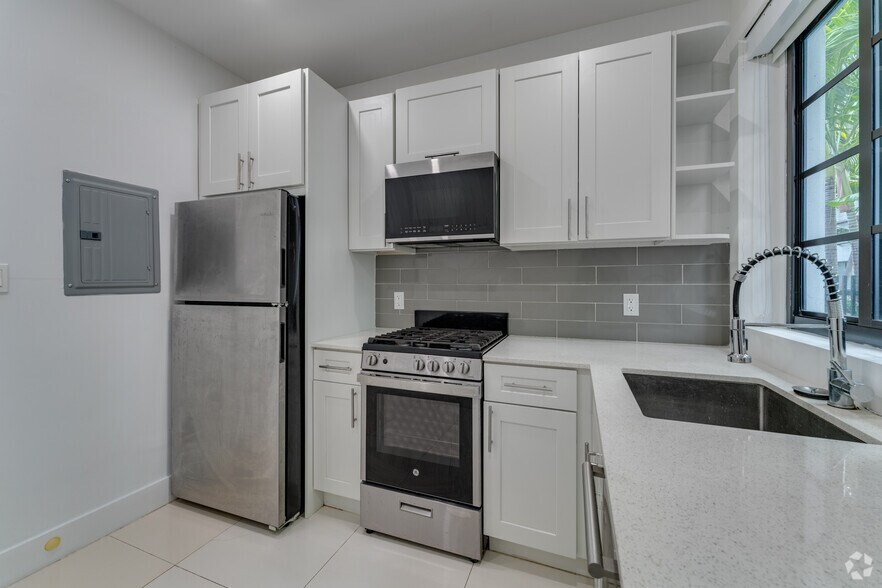 More Photos Of 733-737 Michigan Ave, Miami Beach Apartments For Sale