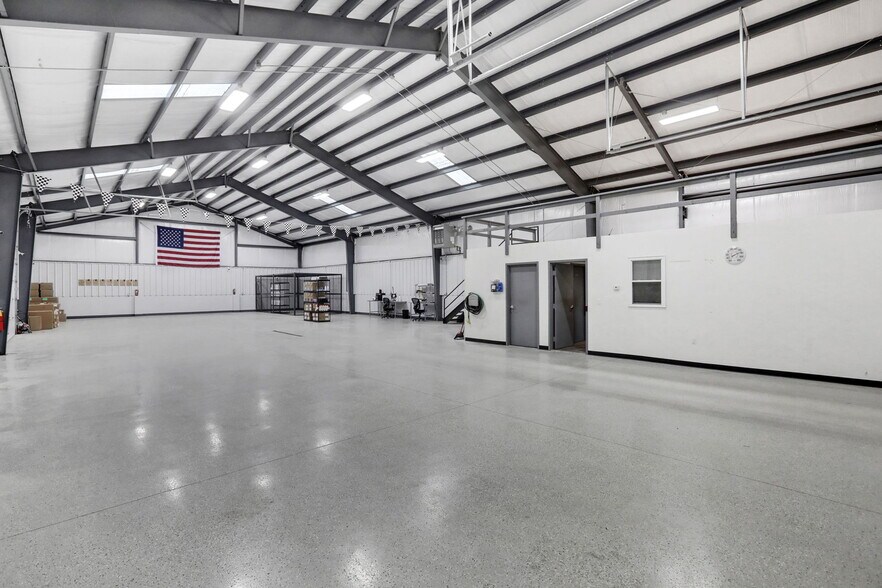 More Photos Of 269 Stone Schoolhouse Rd, Bloomingburg Warehouse For Sale