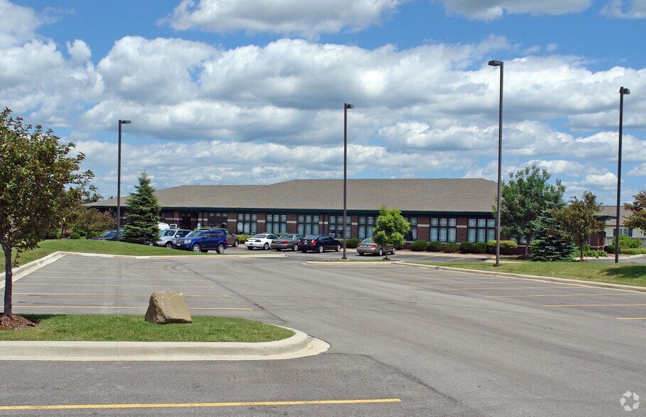 More Photos Of 2401 Harnish Dr, Algonquin Unknown For Lease