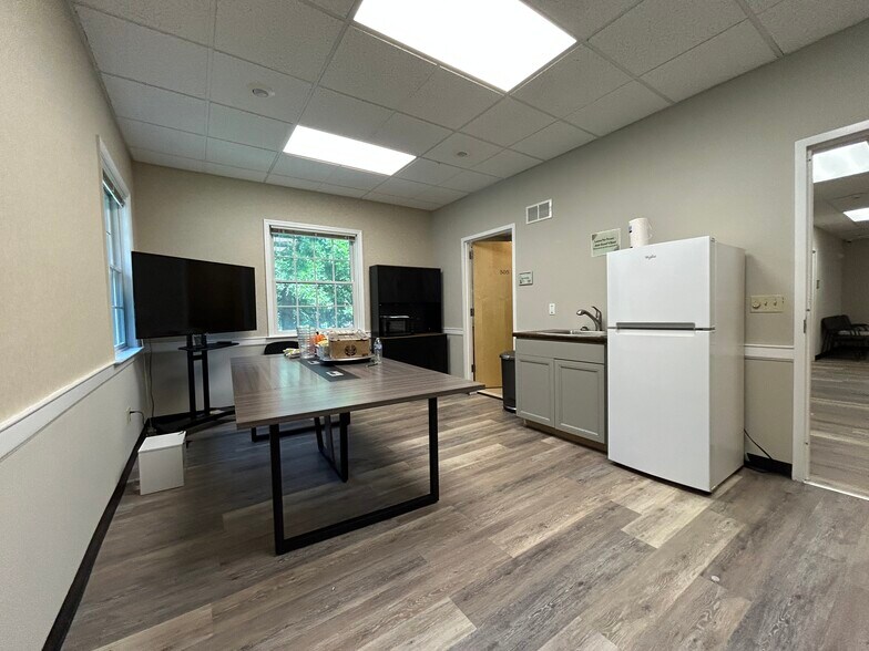 More Photos Of 526 Independence Rd, East Stroudsburg Medical For Lease