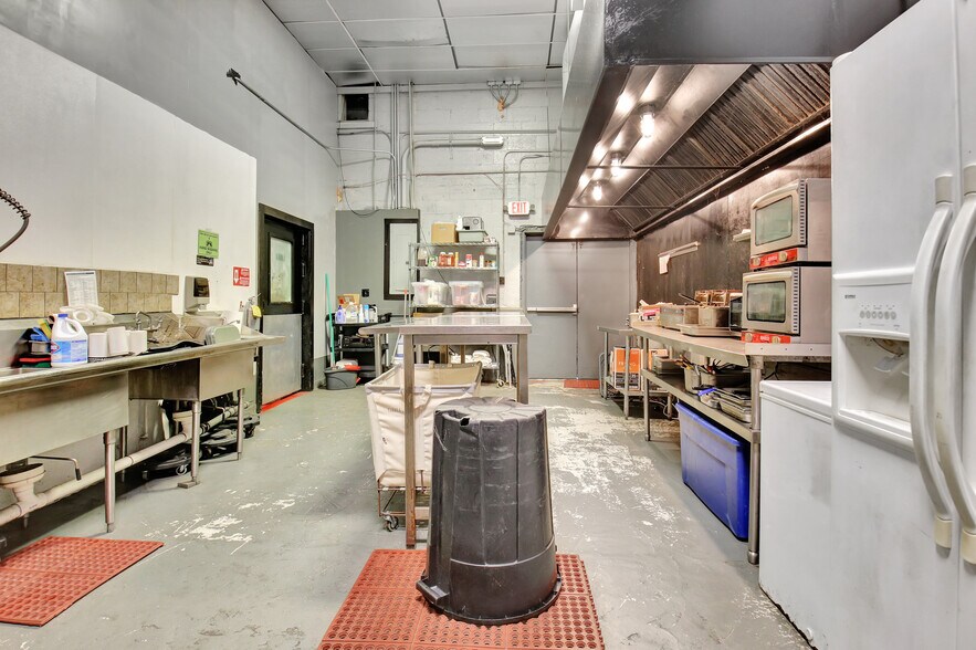 More Photos Of 7716 N Main St, Jonesboro Freestanding For Sale