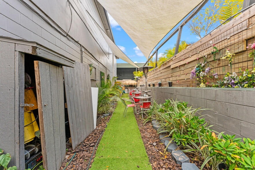 More Photos Of 3007 W Cypress St, Tampa General Retail For Sale