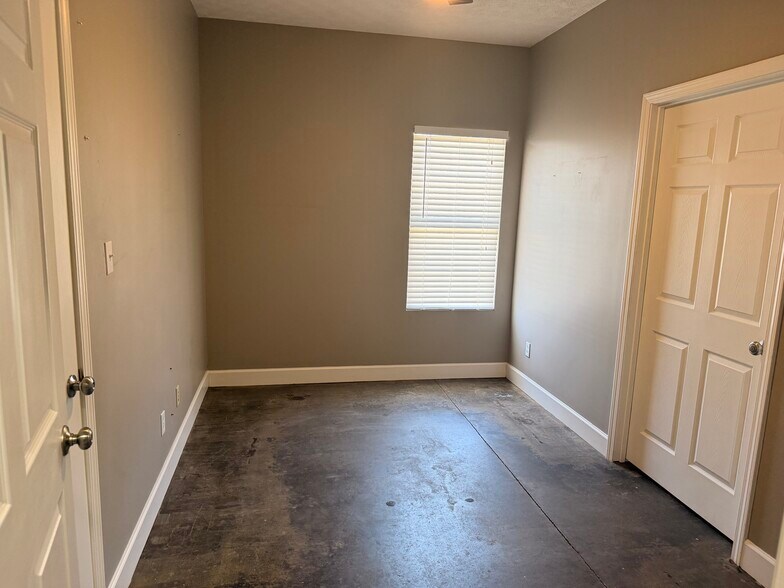More Photos Of 130 Gralan Dr, Byron Office Residential For Sale