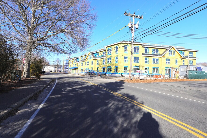 More Photos Of 763 Main St, Falmouth Storefront For Lease