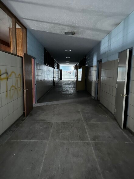 More Photos Of 1123 N Sherman St, Bay City Schools For Lease