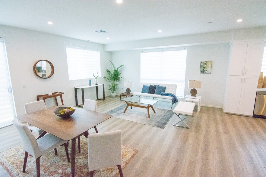 More Photos Of 2006 S Corning St, Los Angeles Apartments For Sale
