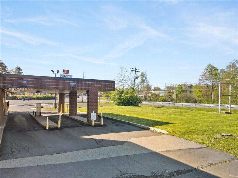More Photos Of 209 Skyline Dr, East Stroudsburg Freestanding For Lease