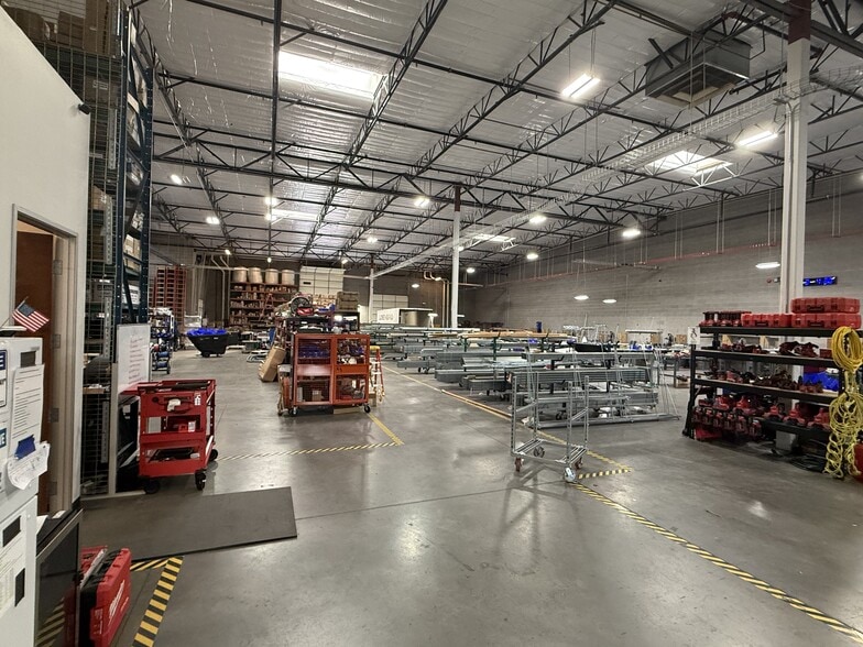 More Photos Of 2140 S Douglas Dr, Chandler Warehouse For Lease