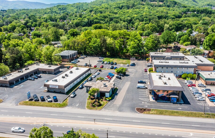 More Photos Of 2129 Electric Rd, Roanoke Office For Lease