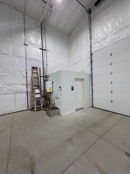 More Photos Of 3142 W Hampden Ave, Sheridan Warehouse For Sale