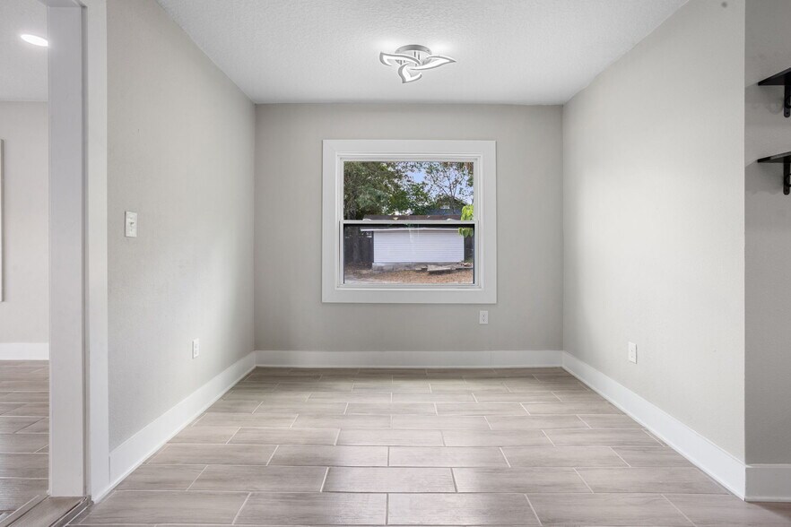 More Photos Of 209 N 14th St, Leesburg Office Residential For Sale