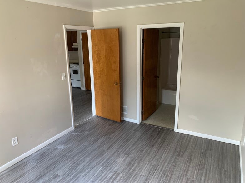 More Photos Of 1524 38th St, Rock Island Office Residential For Sale