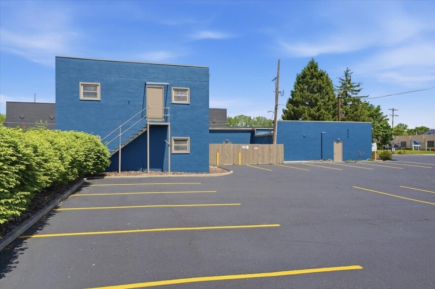 More Photos Of 175 E Broadway Ave, Westerville Office For Lease
