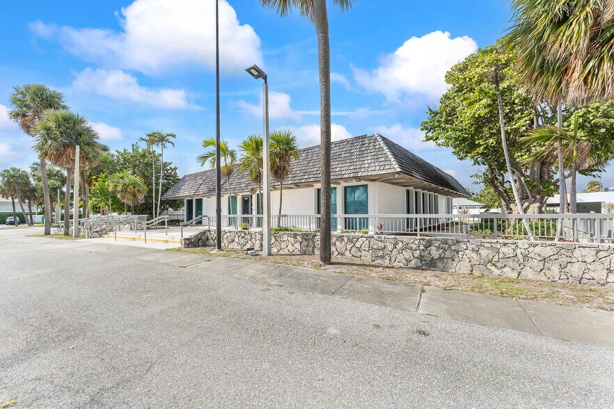 More Photos Of 1200 E Blue Heron Blvd, Riviera Beach Land For Sale