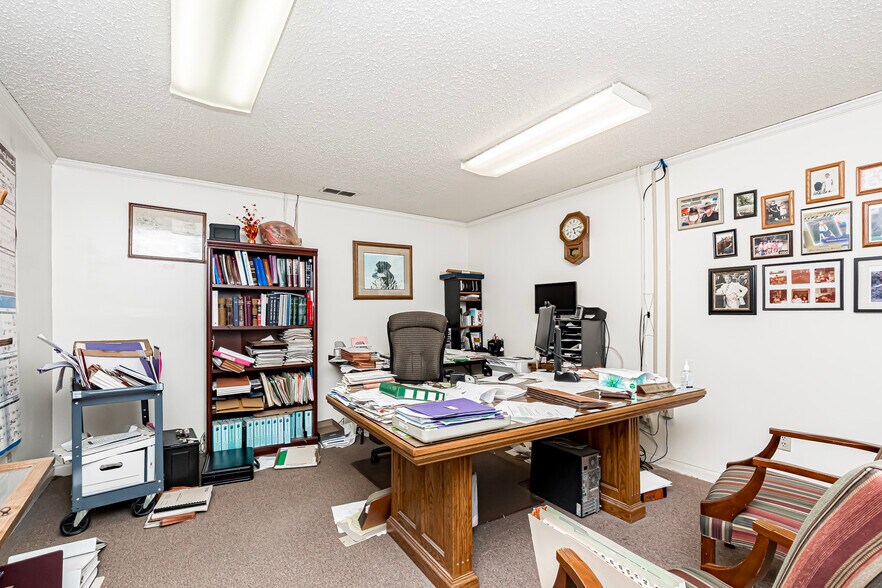 More Photos Of , Baton Rouge Office For Sale