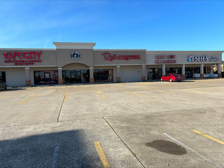 More Photos Of 2828 Highway 365, Nederland Storefront Retail Office For Lease