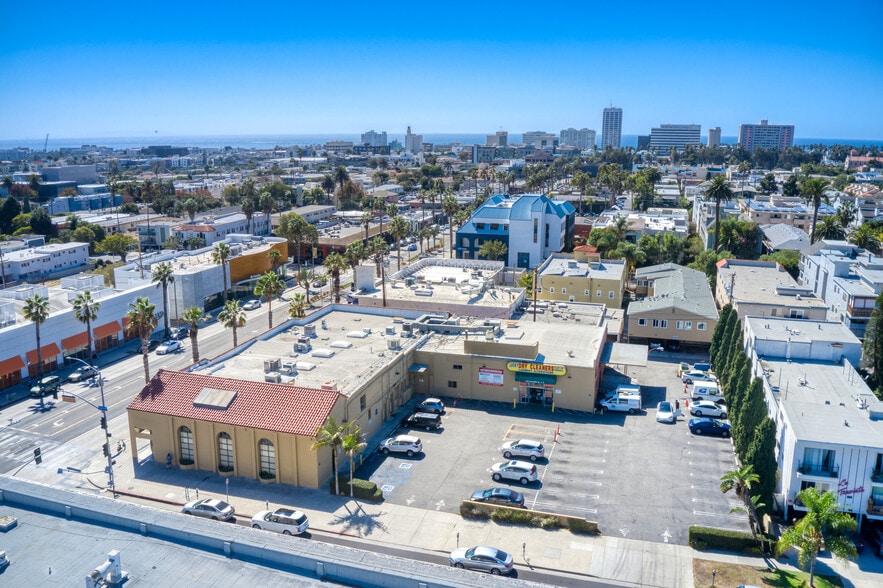 More Photos Of 1229-1231 Wilshire Blvd, Santa Monica Storefront For Lease