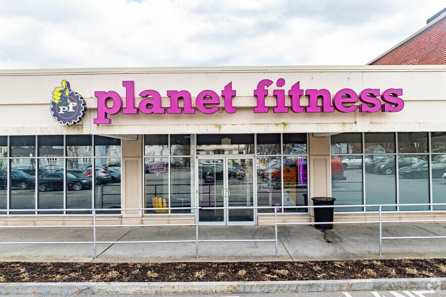 More Photos Of 90 River St, Mattapan General Retail For Lease