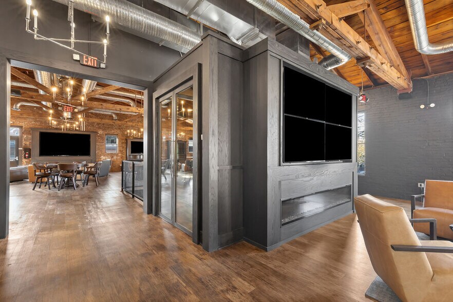 More Photos Of 17 E Brickel St, Columbus General Retail For Sale